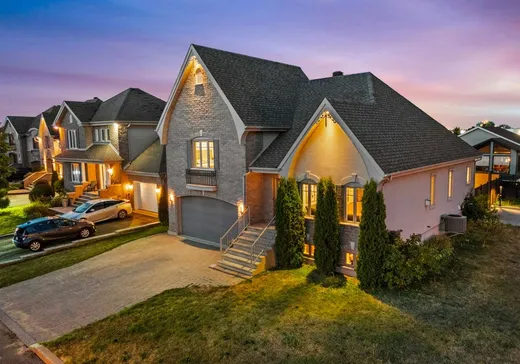 Un étage et demi à vendre - 85 Rue Pierre-Nolin, Saint-Jean-sur-Richelieu, J2W3B4