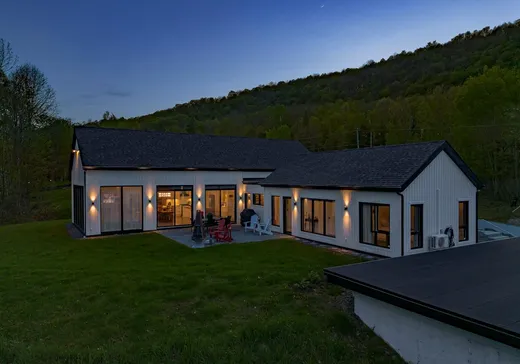 Maison à vendre - 145 Rue des Méandres, Magog, J0B 2C0