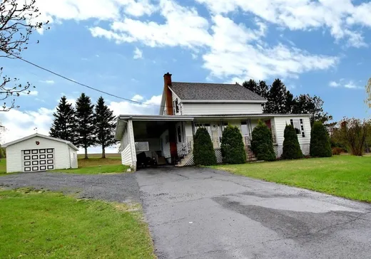 1 1/2 Storey for sale - 140 Route 295 N., Témiscouata-sur-le-Lac, G0L1S0