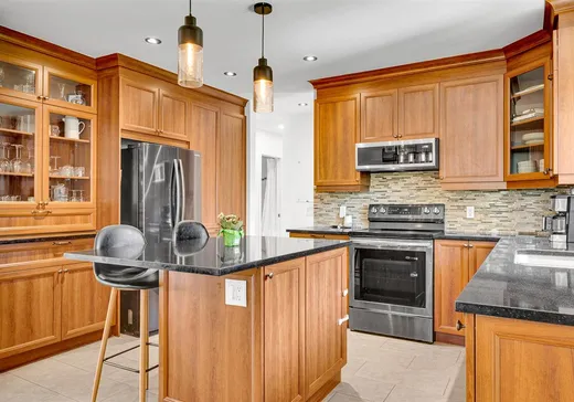 Maison à vendre - 630 Boul. Bourassa, Saint-Jérôme, J7Y 1Y6