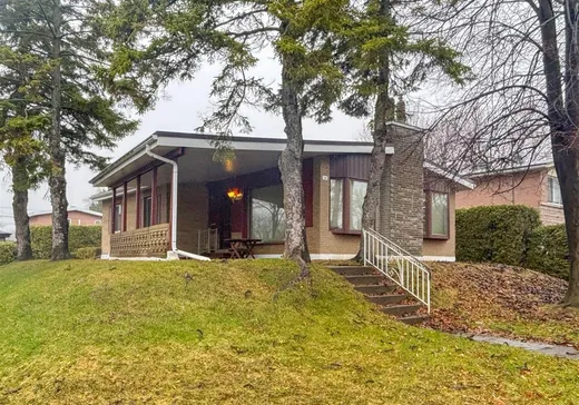 Maison à vendre - 560 Rue Hocquart, Laval (Duvernay), H7E 3N7