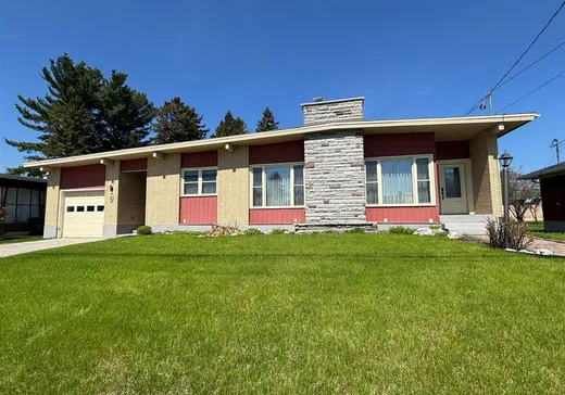 Bungalow for sale - 11 Rue Boisvert, Victoriaville, G6P5L6