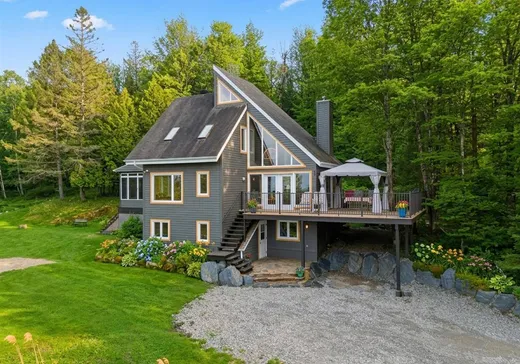 Maison à étages à vendre - 235 Ch. de la Colline-Bunker, Ste-Catherine-De-Hatley, J0B1W0