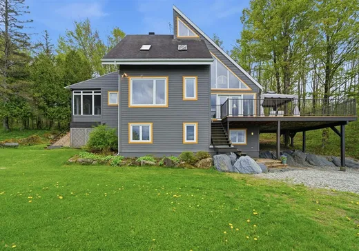 Maison à vendre - 235 Ch. de la Colline-Bunker, Ste-Catherine-De-Hatley, J0B 1W0