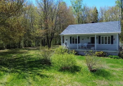 House for sale - 305 Rue du Lac-Claire, Shawinigan, G0X 1L0