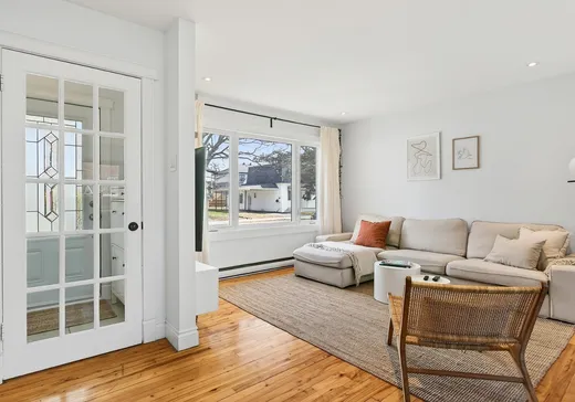 Bungalow à vendre - 241 Rue Antoinette-Robidoux, Longueuil, J4J2V4