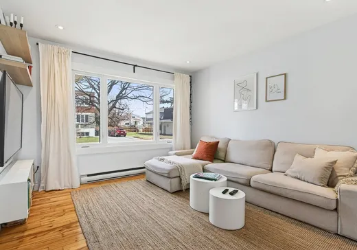 Maison à vendre - 241 Rue Antoinette-Robidoux, Longueuil, J4J 2V4