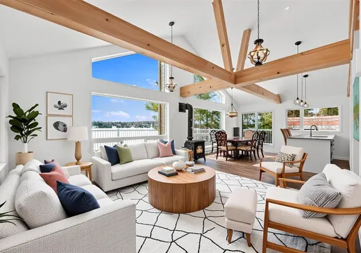 Maison à étages à vendre - 10 Ch. de la Loutre, L'Ascension, J0T1W0
