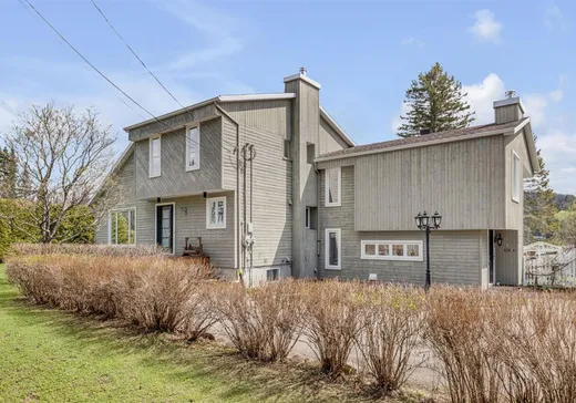 House for sale - 121-121A Ch. du Bord-de-l'Eau, Lac-Beauport, G3B 0C1