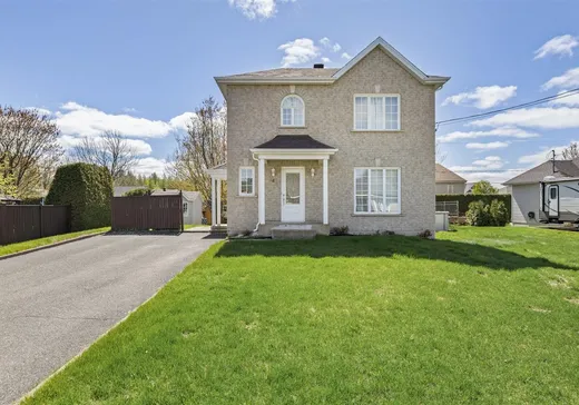 Maison à étages à vendre - 167 Rue Cartier, St-Lambert-De-Lauzon, G0S2W0