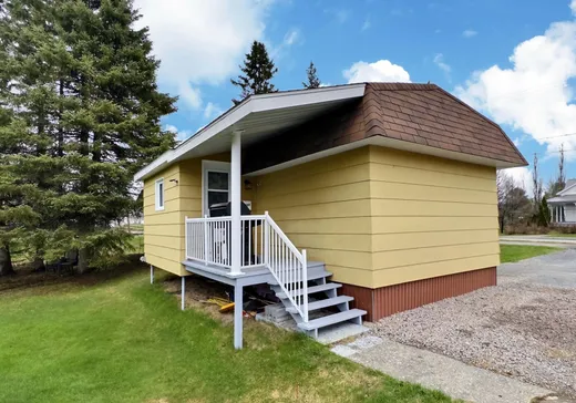 House for sale - 933 Route des Fondateurs, Larouche, G0W 1Z0
