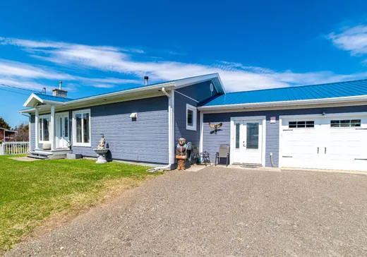 Maison à vendre - 193 Route Bellevue E., Les Mechins, G0J 1T0