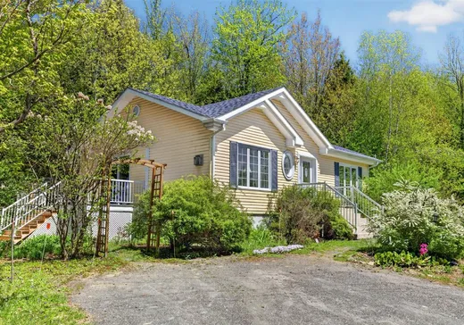 House for sale - 156 Rue Therrien, Saint-Félix-de-Kingsey, J0B 2T0