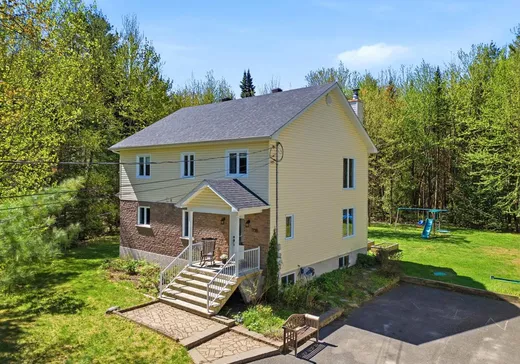 Two or more stories for sale - 1735 Rue Florence, St-Cyrille-De-Wendover, J1Z0A6