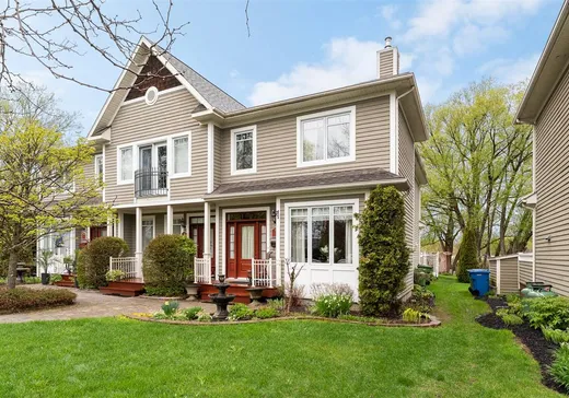 Two or more stories for sale - 225 Rue Cabana, Magog, J1X2C4