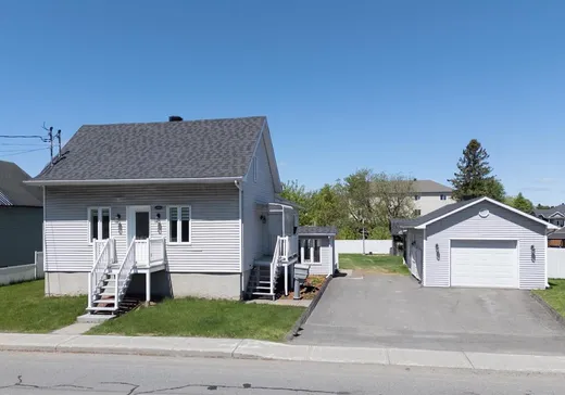 1 1/2 Storey for sale - 214A-214B Rue Notre-Dame, St-Germain-De-Grantham, J0C1K0