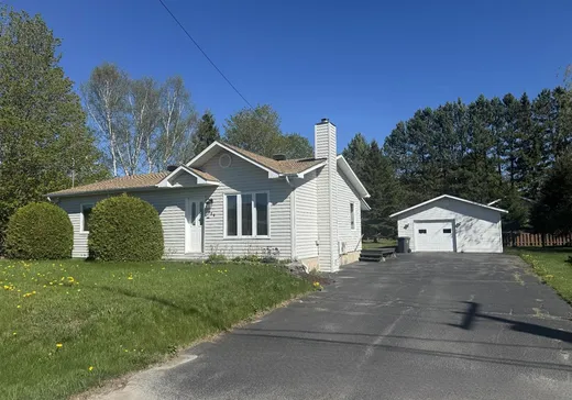 House for sale - 300 Dumont, Woburn, G0Y 1R0