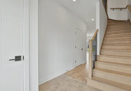 House for sale - 368 Rue du Merlot, Sainte-Marthe-sur-le-Lac, J0N 1P0