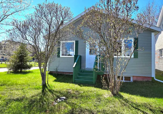 Maison à vendre - 300 Rue Ste-Thérèse, Matane, G4W 2T8