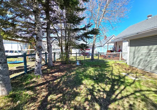 Maison à vendre - 300 Rue Ste-Thérèse, Matane, G4W 2T8