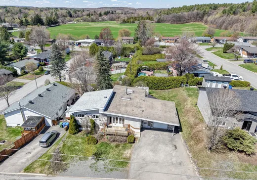 Maison à vendre - 51 Av. Forget, Saint-Jérôme, J7Y 1A9