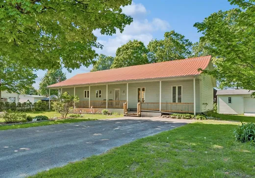 Maison à vendre - 2611 Rue Yelle, Saint-Antoine-Abbé, J0S 1N0