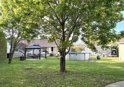 Maison à vendre - 1366 Boul. du Bord-de-l'Eau, Salaberry-de-Valleyfield, J6S 0C8