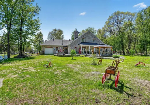 Maison à vendre - 14 Place de la Belle-Vue, Brownsburg-Chatham, J8G 1T4