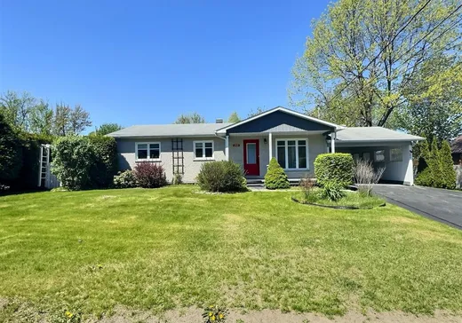 Maison à vendre - 255 Rue Rivard, Magog, J1X 4W4