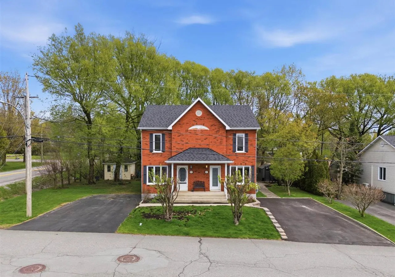 825 Carré Jean-Pierre-Beaudry — photo 1