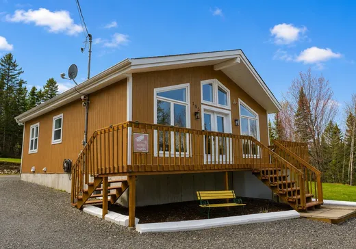 Maison à étages à vendre - 155 Rue Sénéchal, Saint-Calixte, J0K1Z0