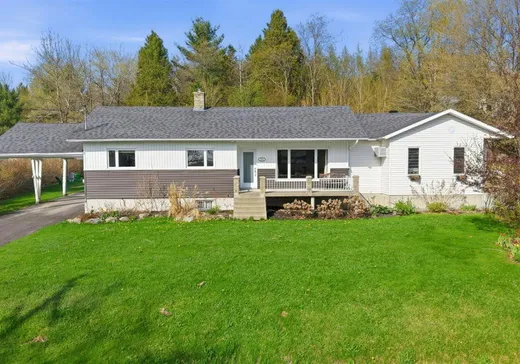 House for sale - 705 Av. Principale, St-Malachie, G0R 3N0