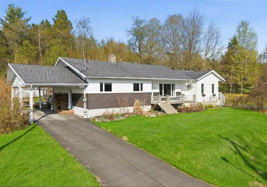 House for sale - 705 Av. Principale, St-Malachie, G0R 3N0