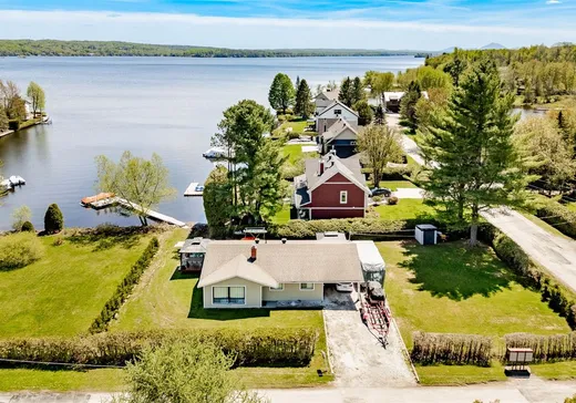 Bungalow à vendre - 410 Av. des Aunes, Magog, J1X5V7