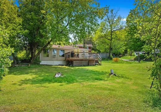 House for sale - 812 Rue Victoria, Bryson, J0X 1H0