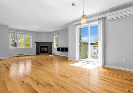 Condo à vendre - 3910 Boul. Ste-Rose, App. 4, Laval (Laval-Ouest), H7R 1V1