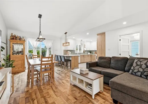 Maison à vendre - 4 Rue de Cherbourg, Blainville, J7C 5K1