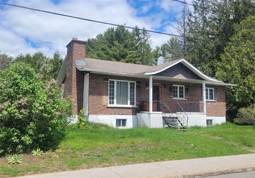 Bungalow for sale - 820 Boul. Dr-Gervais, Mont-Tremblant, J8E2V9