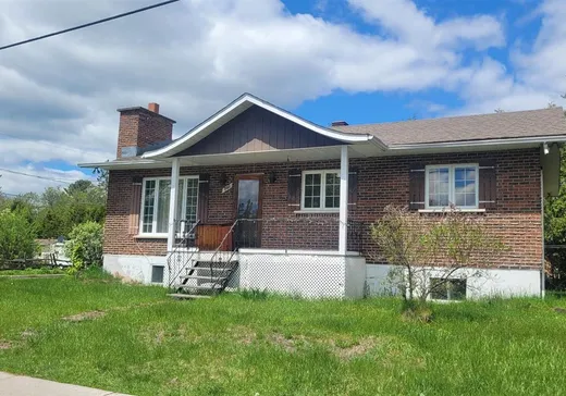 House for sale - 820 Boul. Dr-Gervais, Mont-Tremblant, J8E 2V9