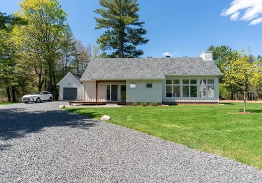 Bungalow à vendre - 2431 Rue de la Carriole, Sainte-Adèle, J8B1Z9