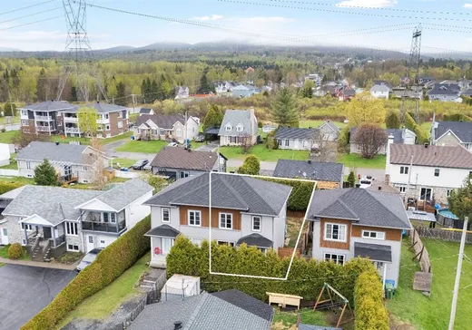 Two or more stories for sale - 1247A Rue Beaurivage, Lac-St-Charles, G3G2J9
