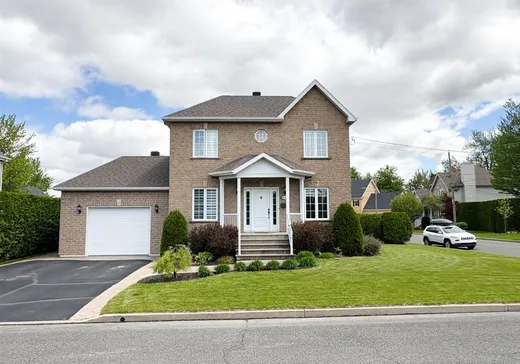 Two or more stories for sale - 820 Rue de la Beaurivage, Drummondville, J2C8P1