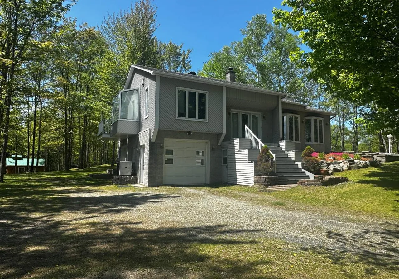1422 Ch. St-Roch N. — photo 3