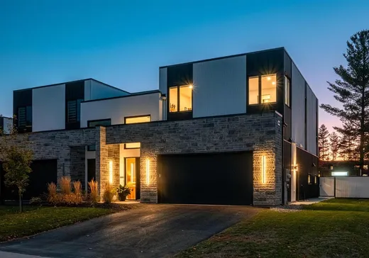 Two or more stories for sale - 610 Rue du Chardonnay, Sherbrooke, J1L0K1