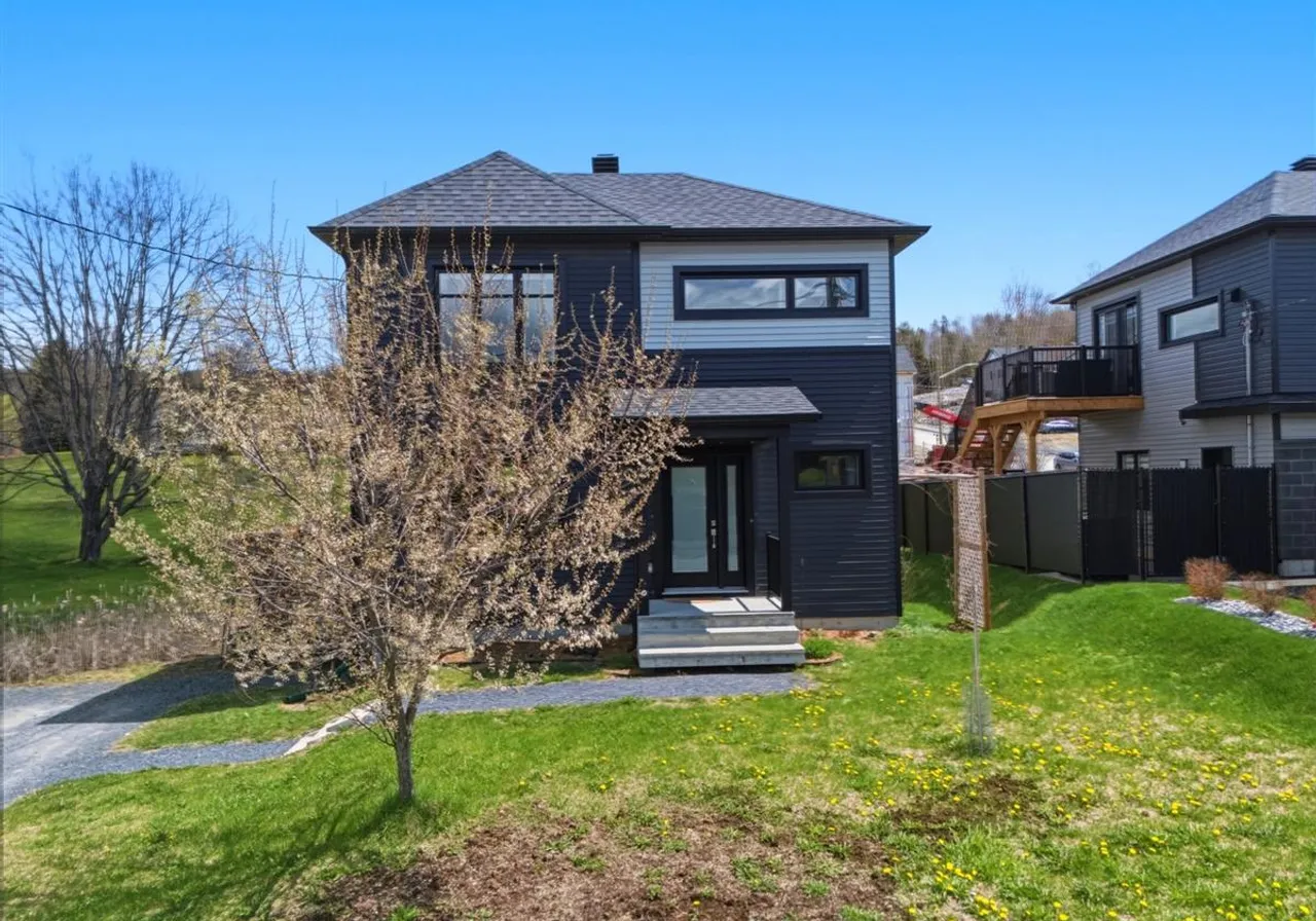 795 Rue Roger-Caron — photo 2