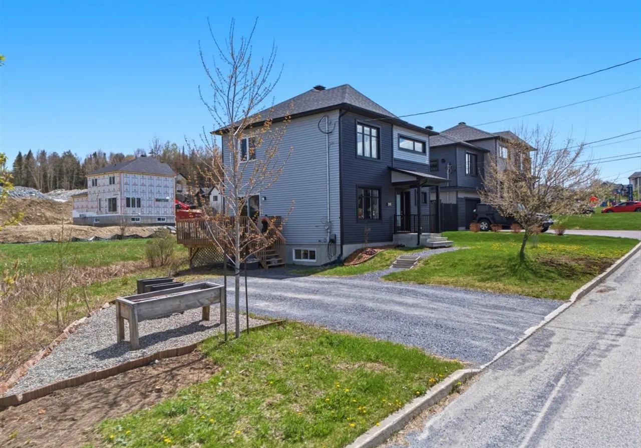 795 Rue Roger-Caron — photo 3