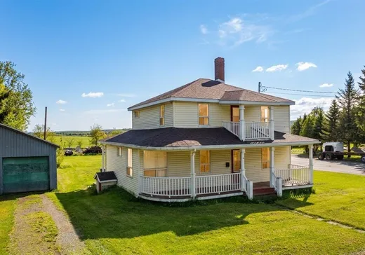 House for sale - 26 Rue Notre-Dame E., Lac-Mégantic, J0B 1Y0