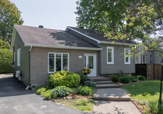 House for sale - 371 Rue de l'Acadie, Otterburn Park, J3H 5N5