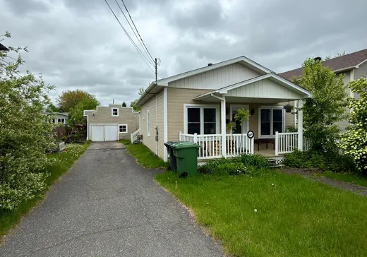 Bungalow à vendre - 940 Boul. St-Charles, Drummondville, J2C4Y8