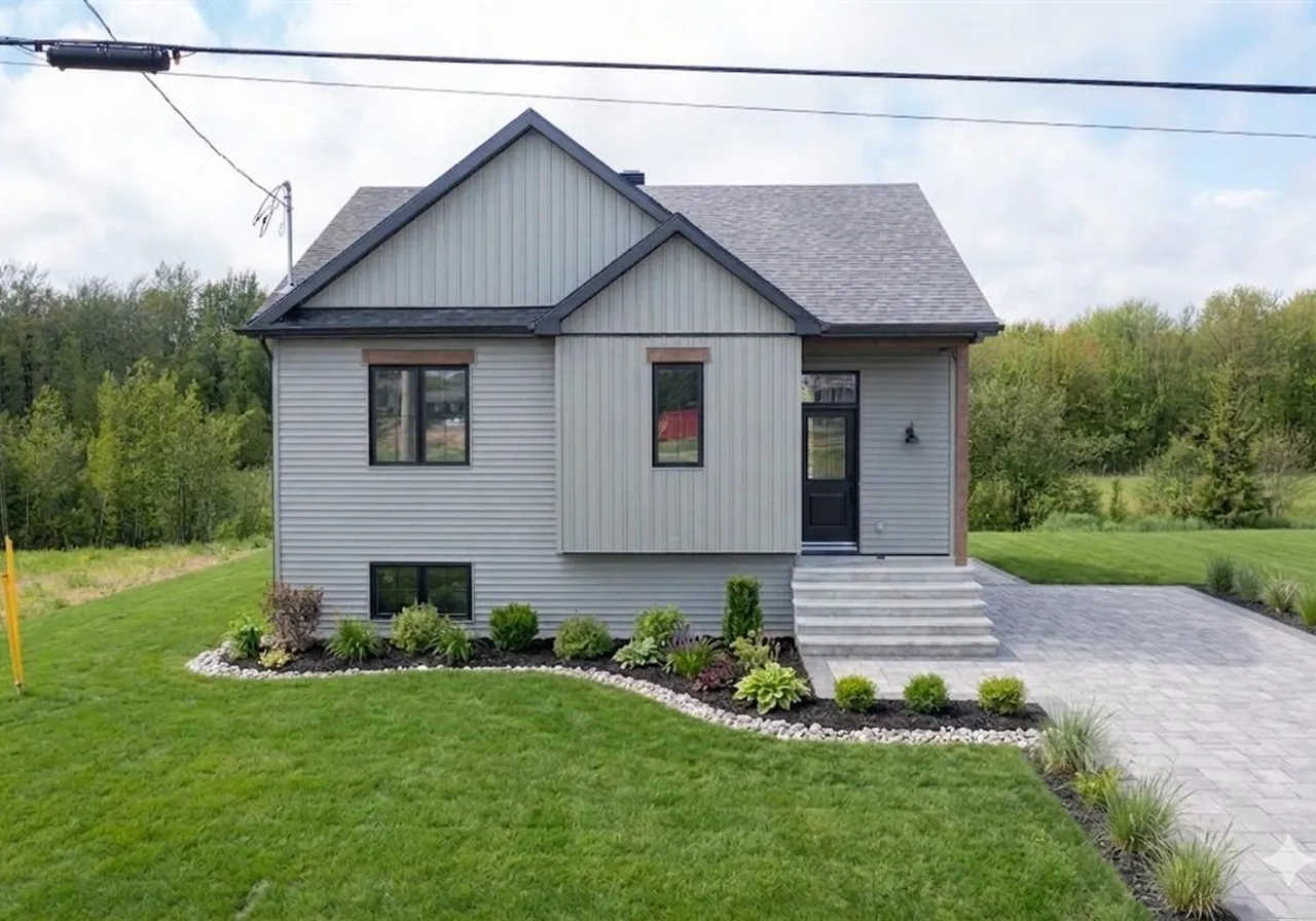 2472 Rue Leclerc — photo 2
